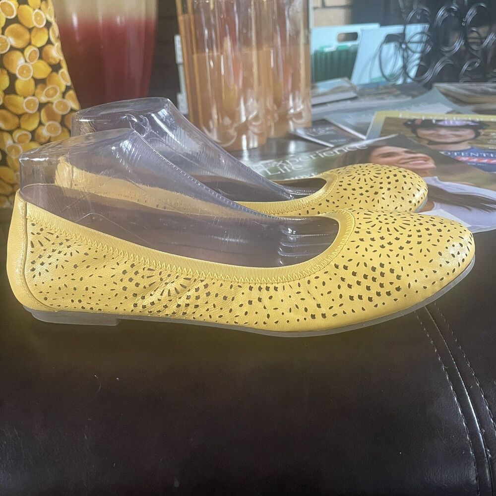 Vionic Robyn Womens Size 12 Soft Perforated Leather Ballet Flats Laser Cut - Picture 8 of 16